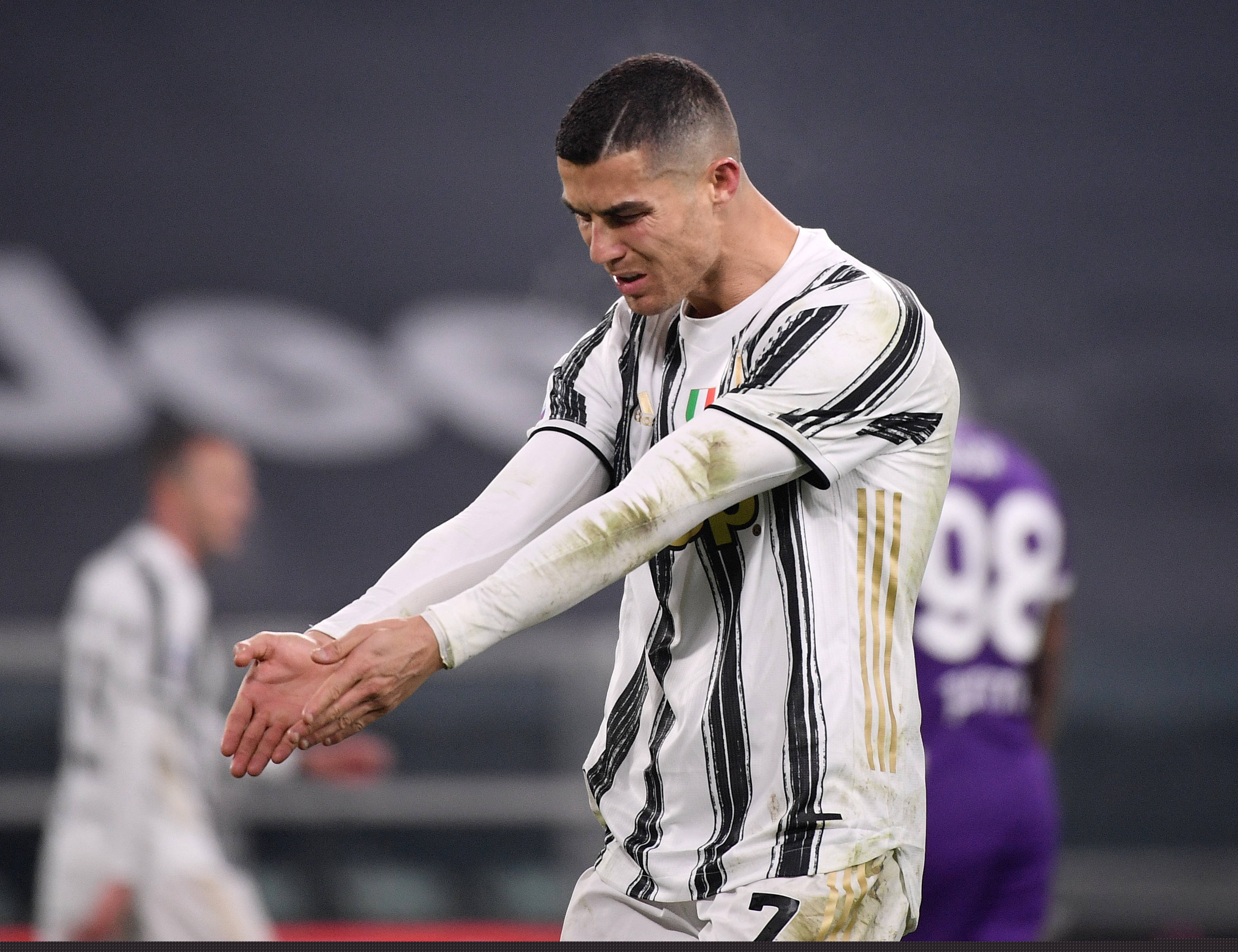 5个月2次重伤：阿诺德的皇马156分钟噩梦，数据揭示3大伤病因